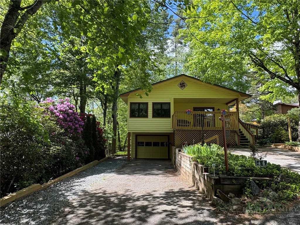 Image number 1 for the current listing
