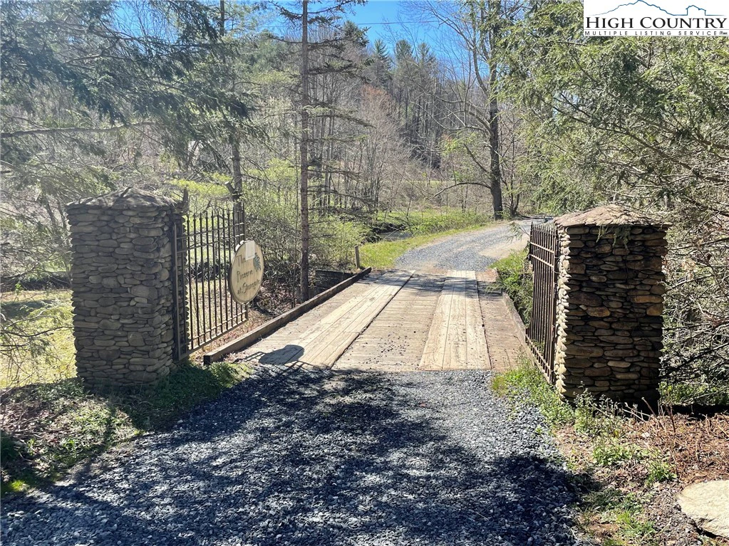Image number 3 for the current listing
