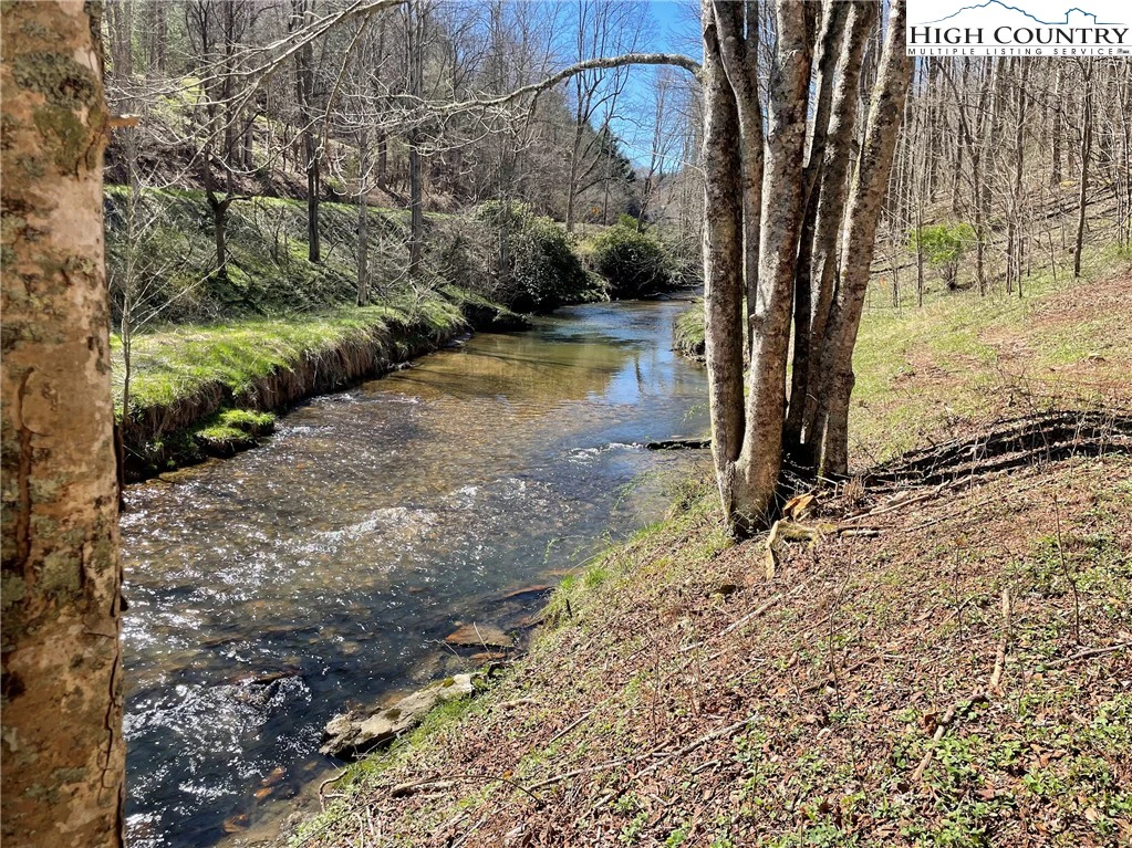 Image number 14 for the current listing