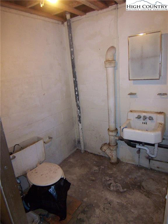 Image number 9 for the current listing