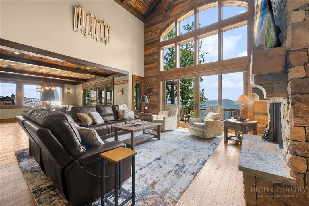 Image number 8 for the current listing