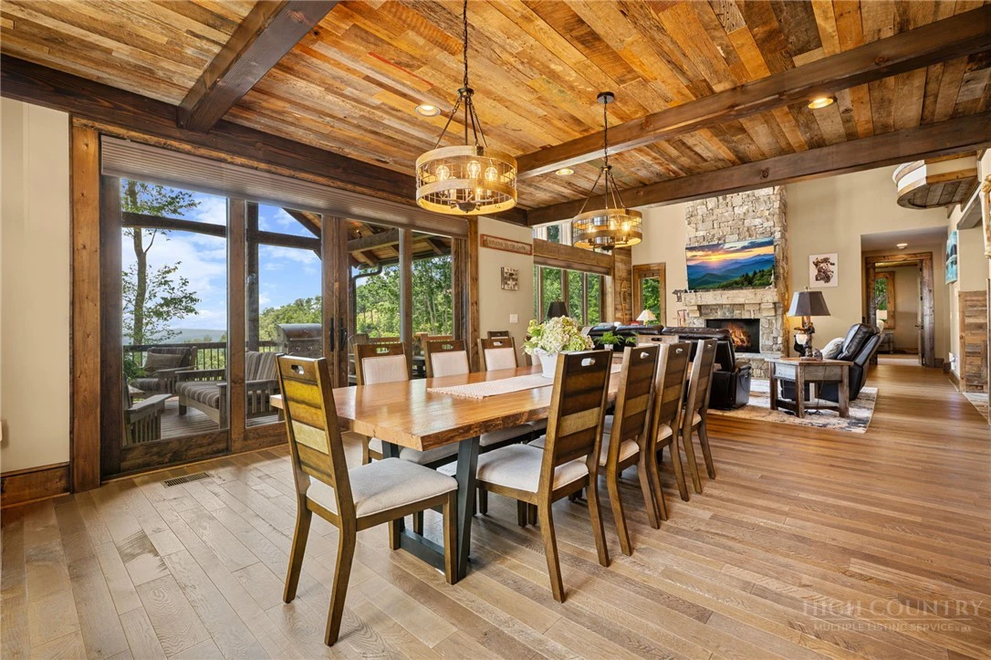 Image number 11 for the current listing