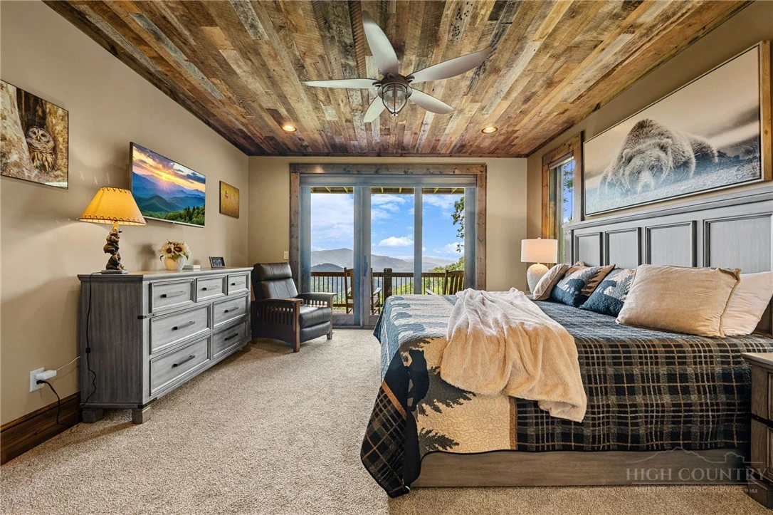 Image number 18 for the current listing