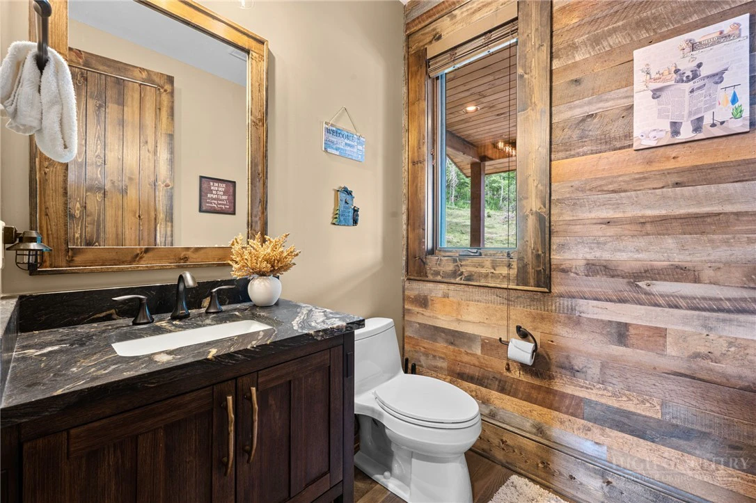 Image number 15 for the current listing