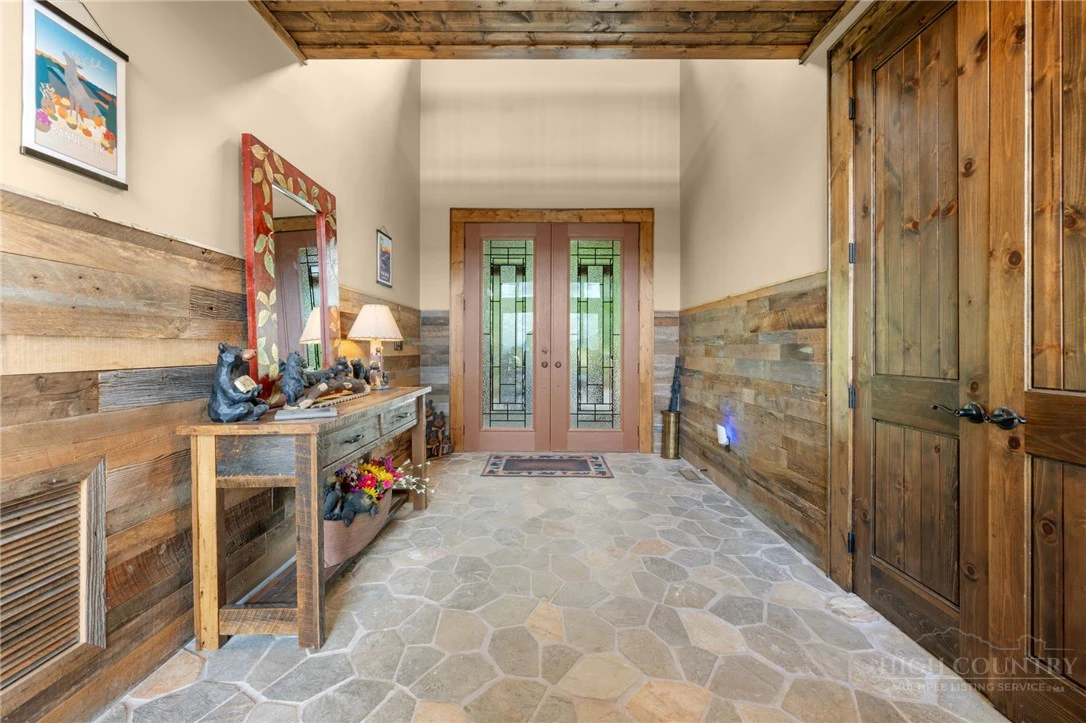 Image number 7 for the current listing