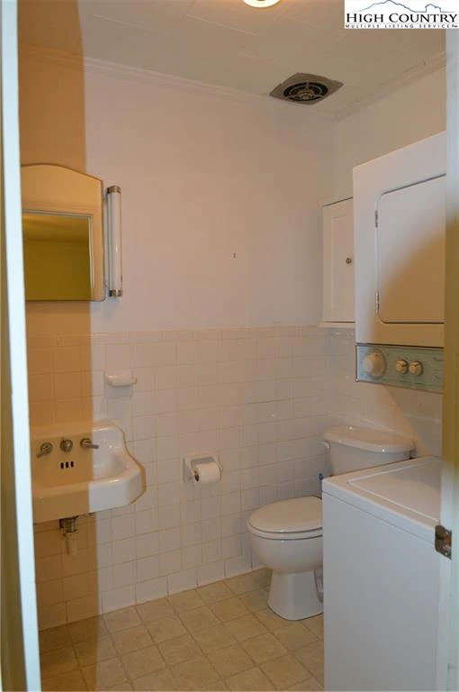Image number 3 for the current listing