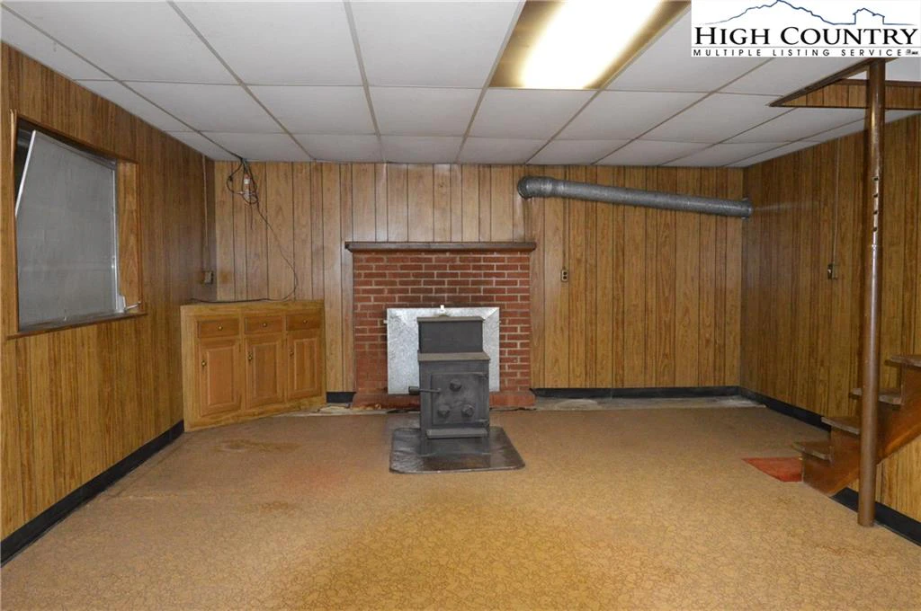 Image number 4 for the current listing