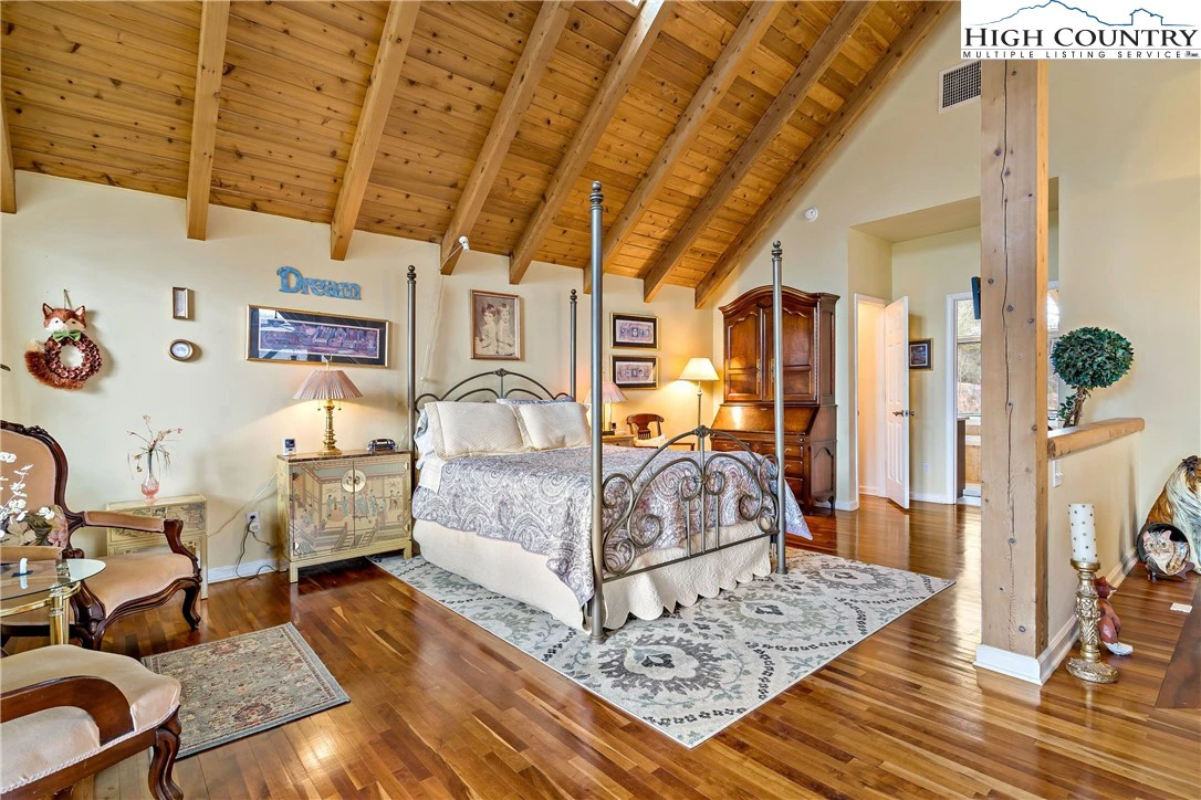 Image number 7 for the current listing