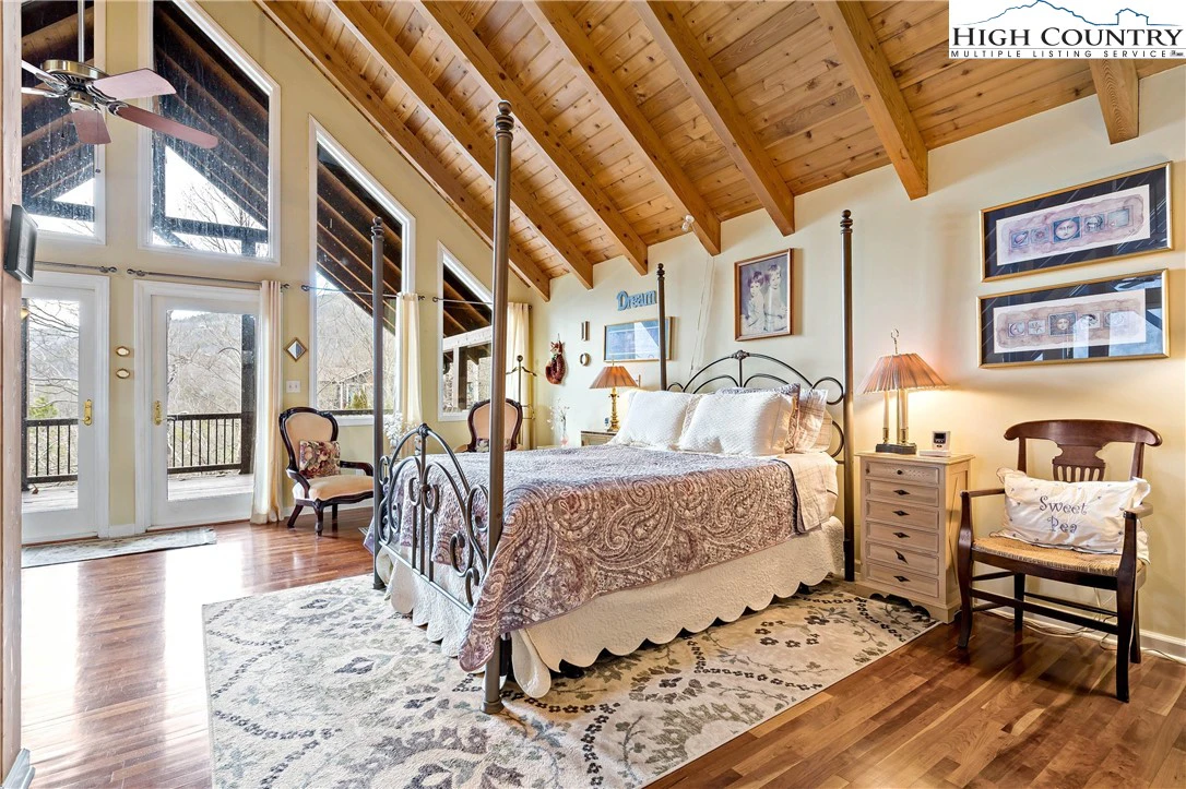 Image number 8 for the current listing