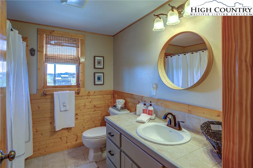 Image number 4 for the current listing
