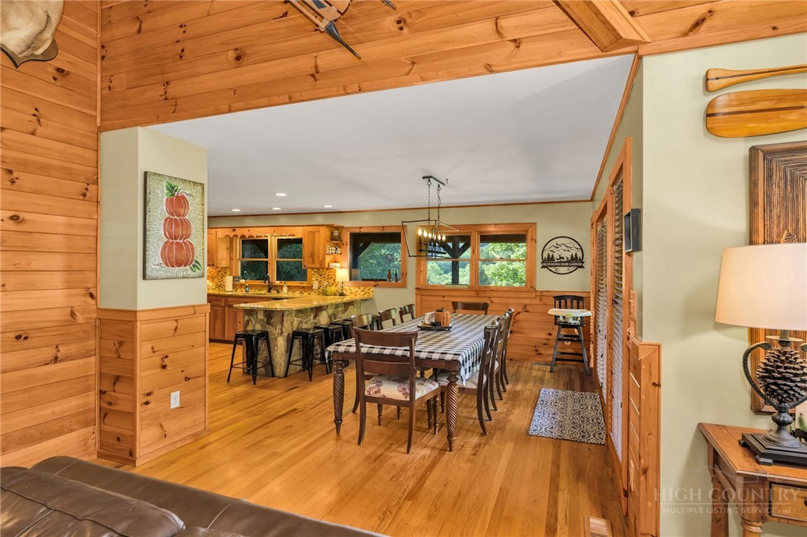 Image number 19 for the current listing