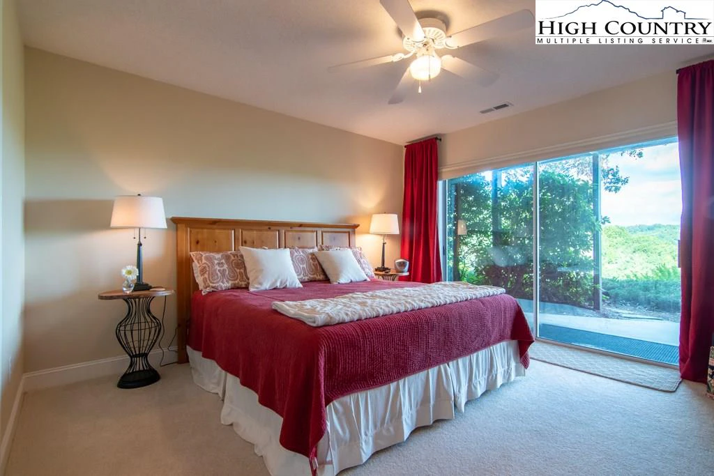 Image number 3 for the current listing