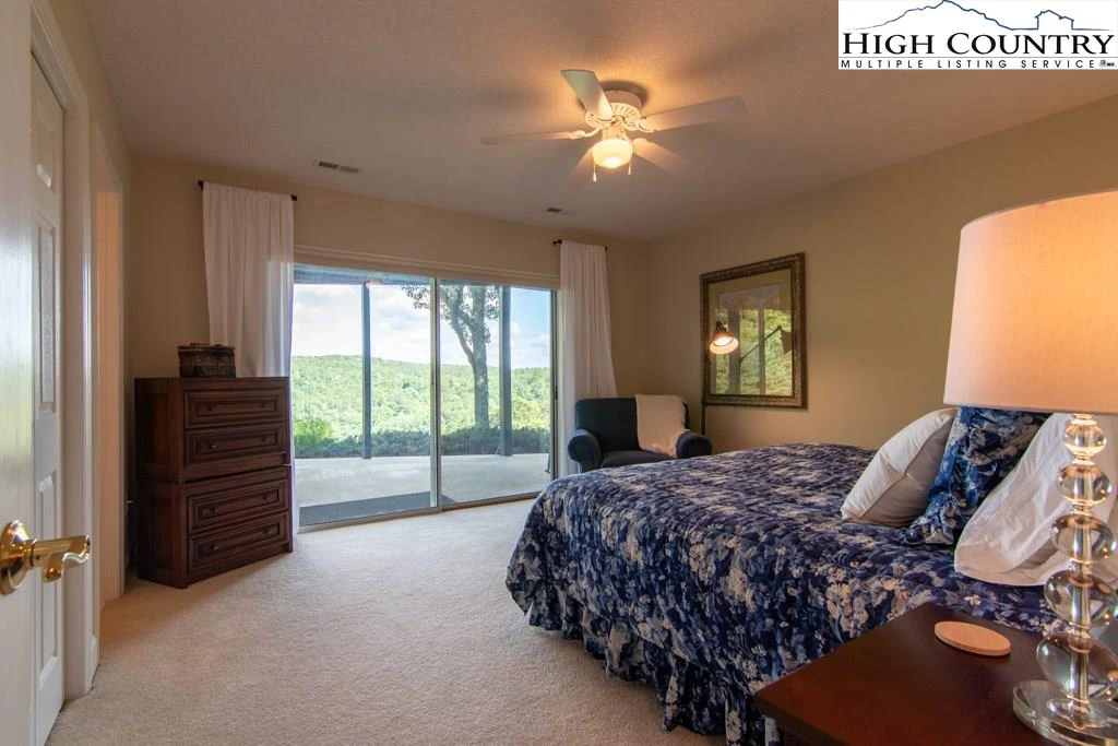 Image number 6 for the current listing