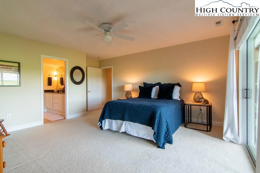 Image number 8 for the current listing