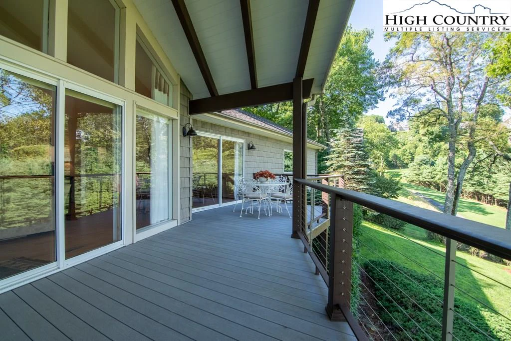 Image number 11 for the current listing