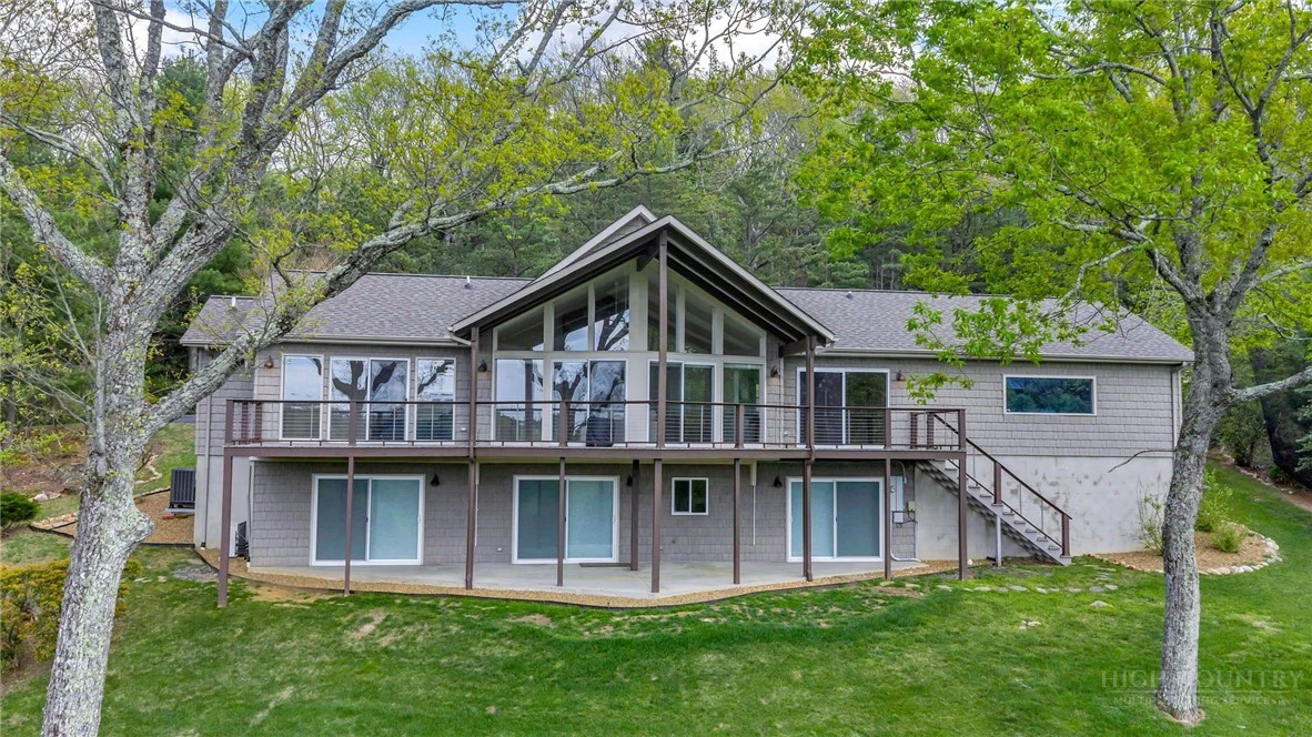 Image number 19 for the current listing