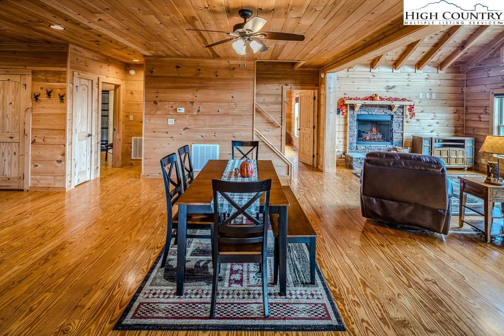 Image number 20 for the current listing