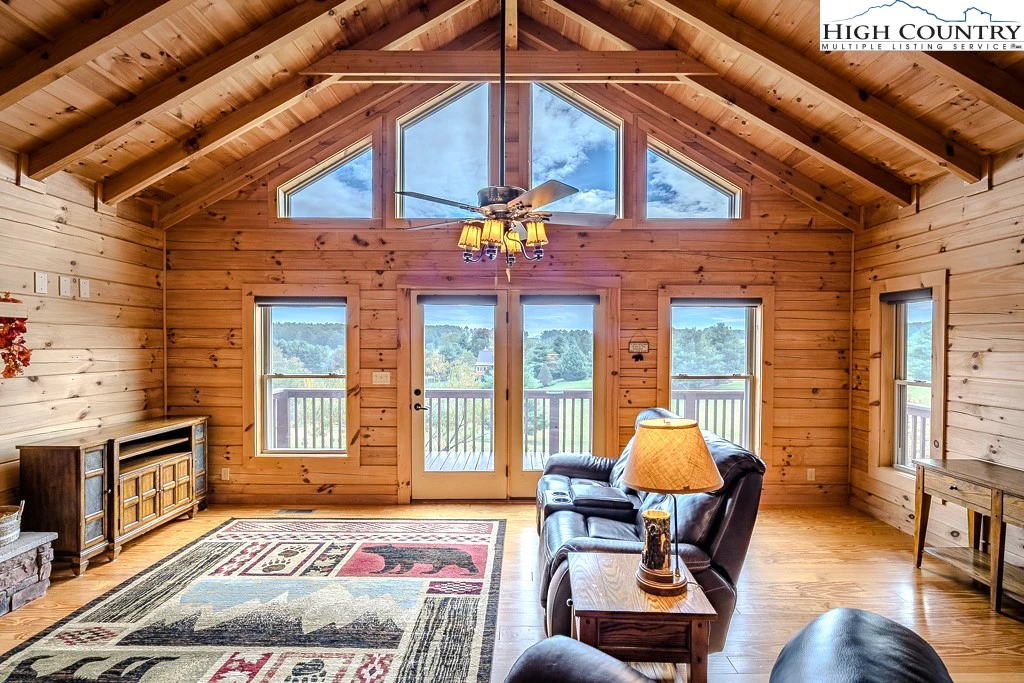 Image number 16 for the current listing