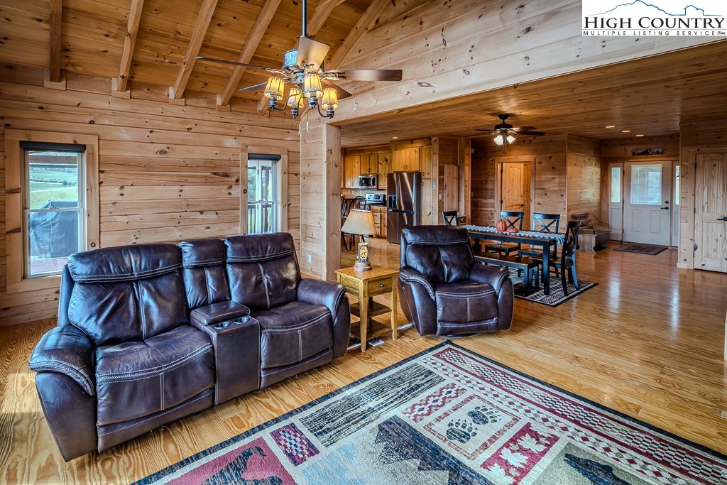 Image number 12 for the current listing