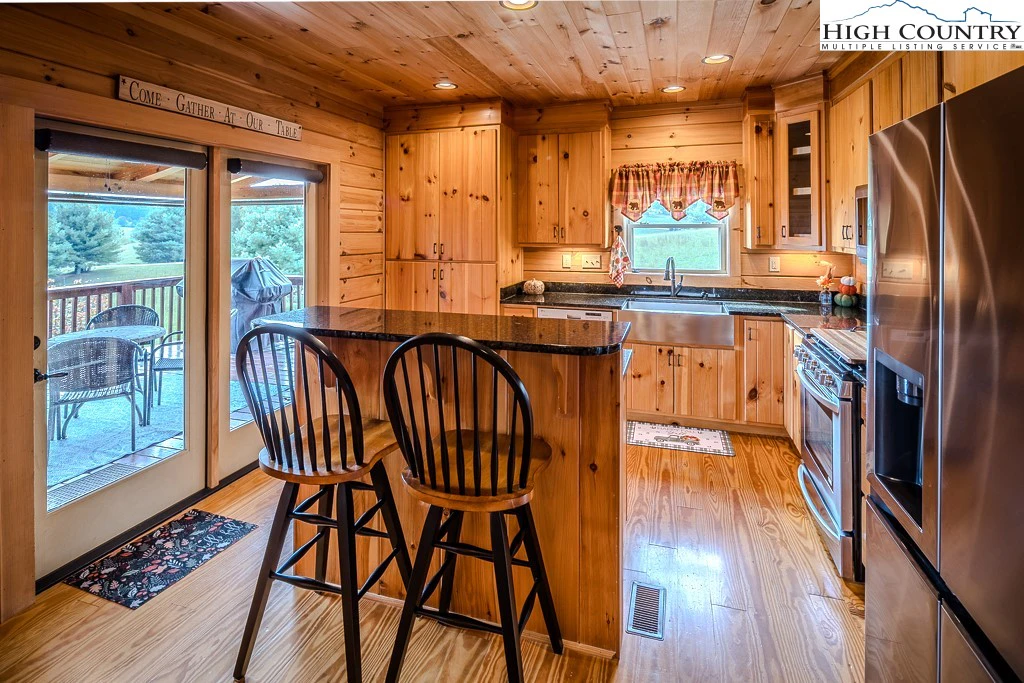 Image number 11 for the current listing