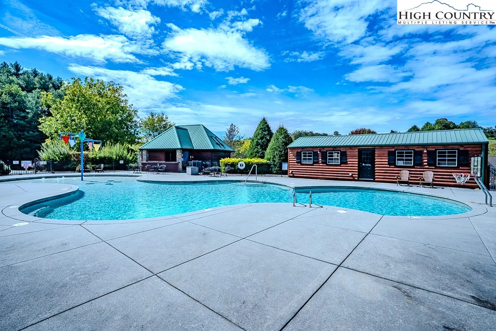 Image number 3 for the current listing