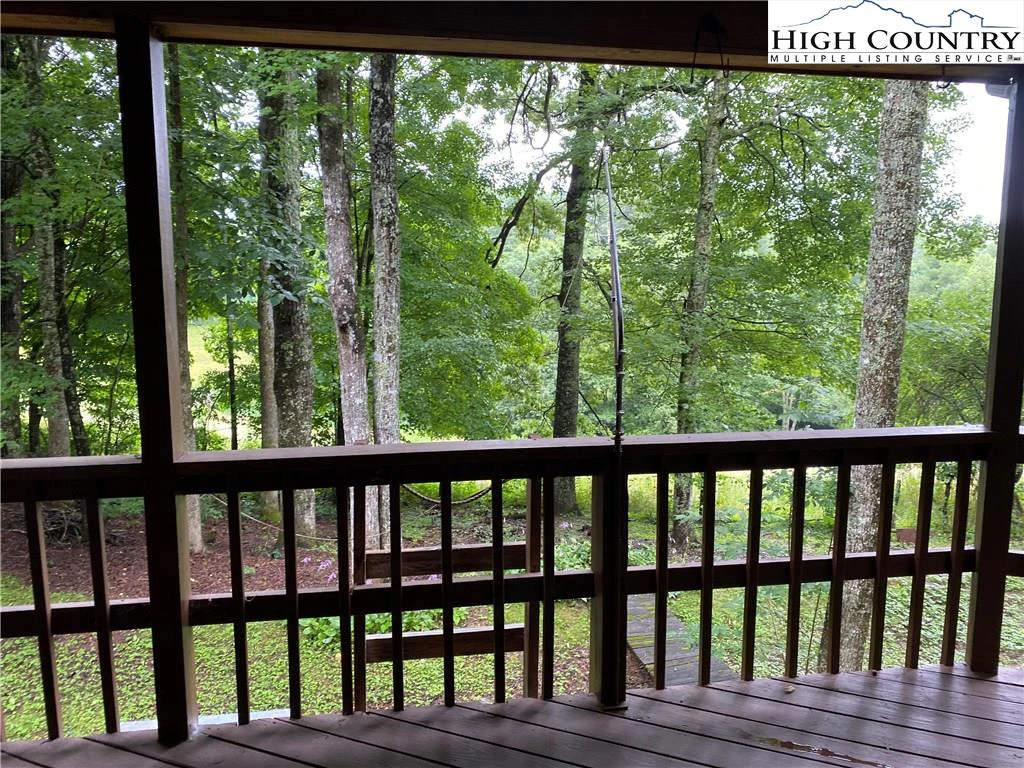 Image number 9 for the current listing