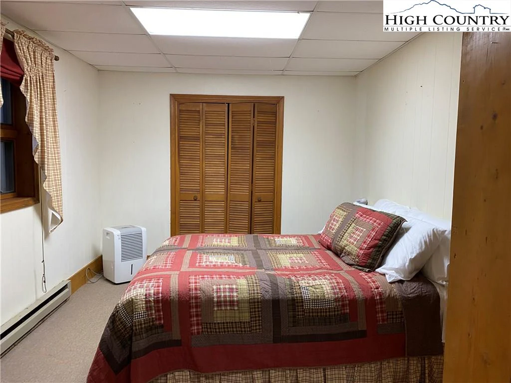 Image number 6 for the current listing