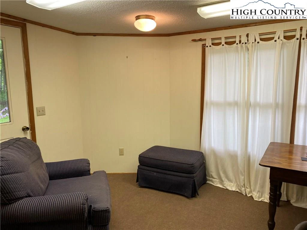 Image number 3 for the current listing