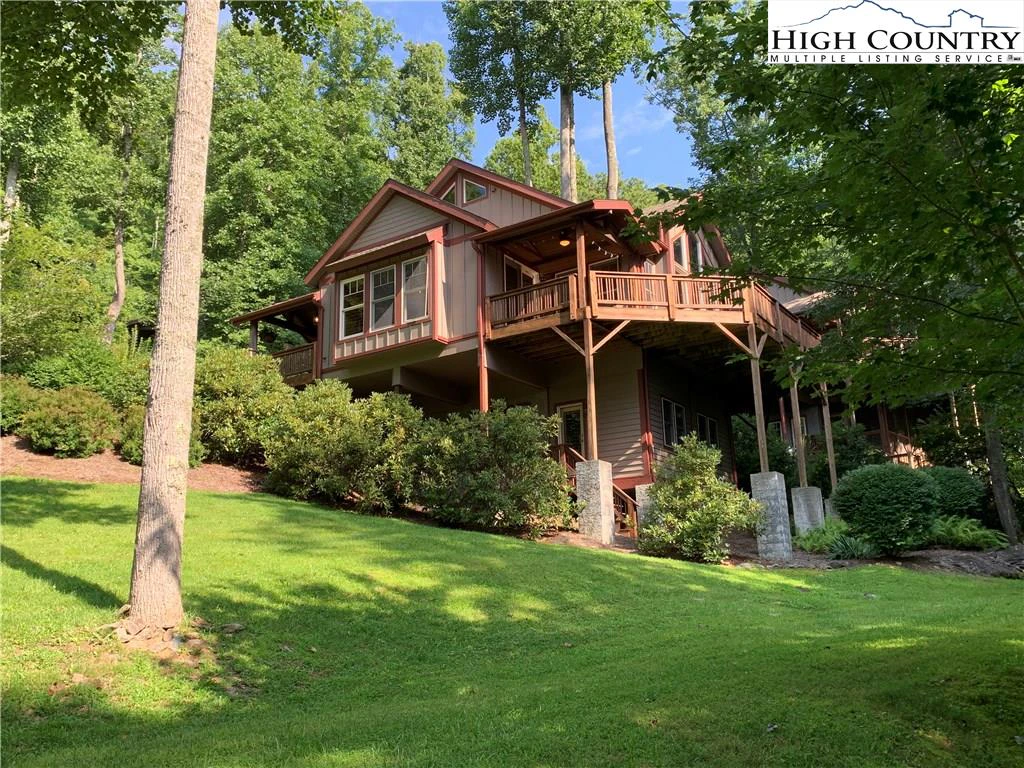 Image number 1 for the current listing