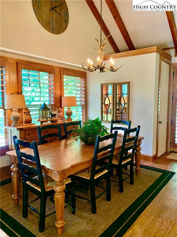 Image number 22 for the current listing