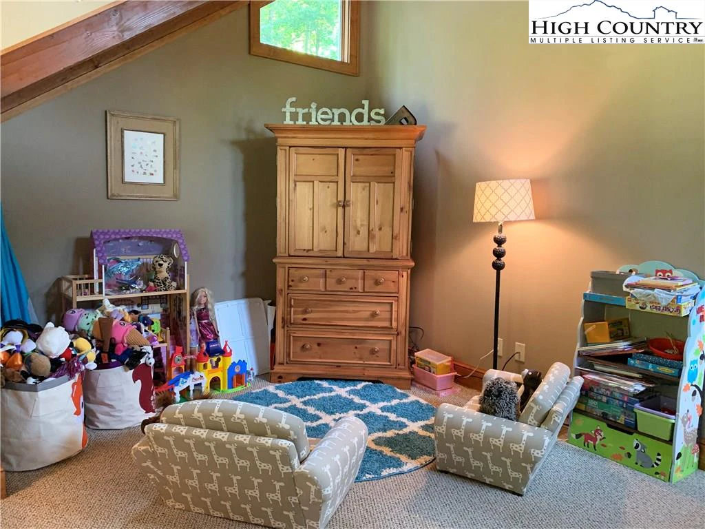 Image number 12 for the current listing