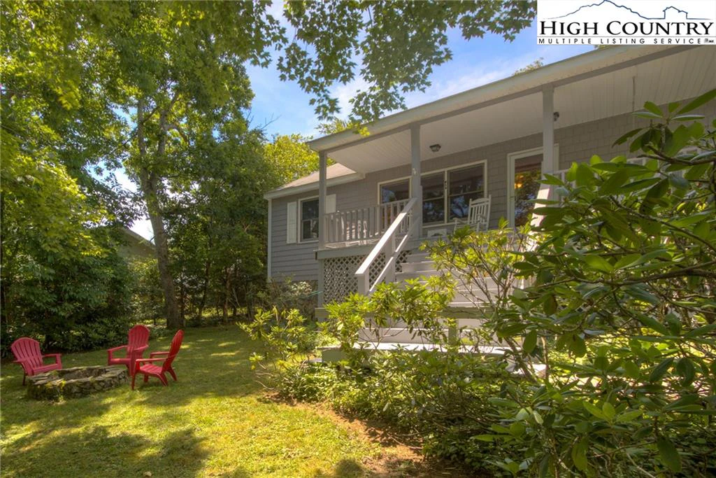 Image number 1 for the current listing