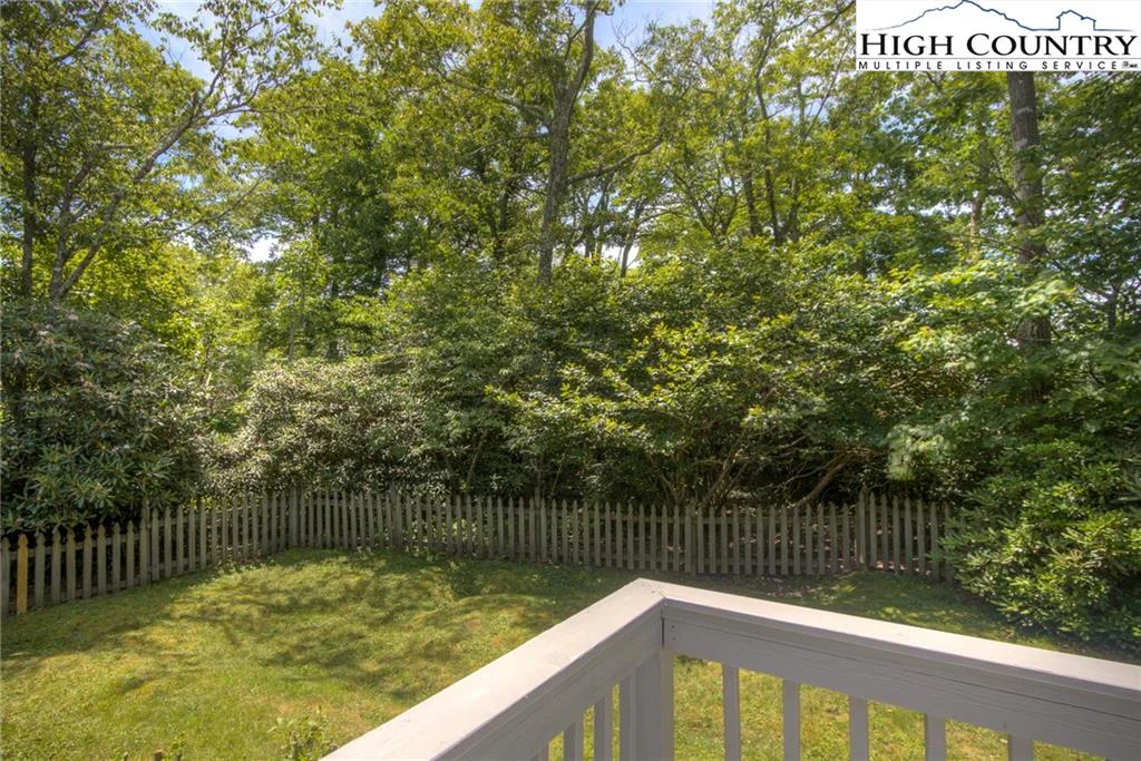 Image number 8 for the current listing