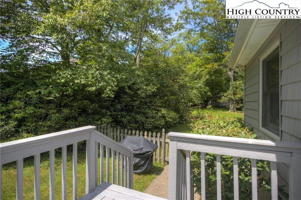 Image number 7 for the current listing
