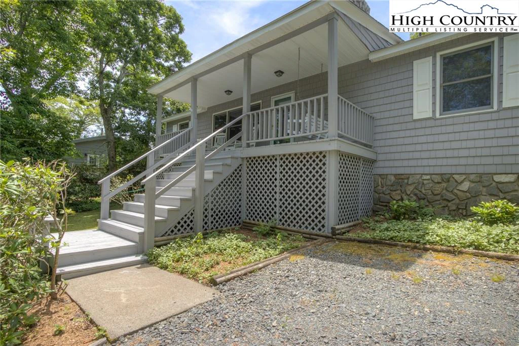 Image number 3 for the current listing