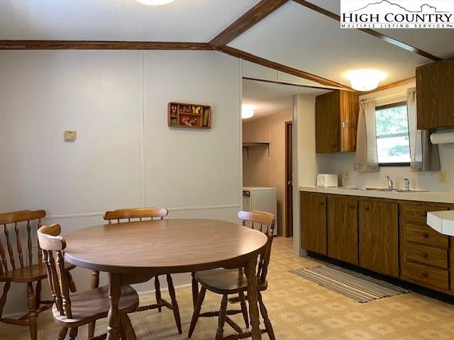 Image number 18 for the current listing