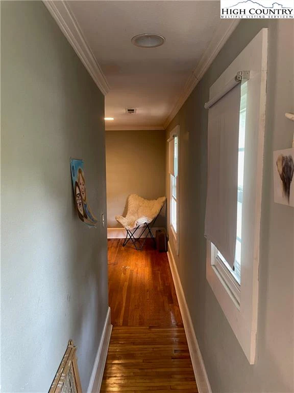 Image number 11 for the current listing