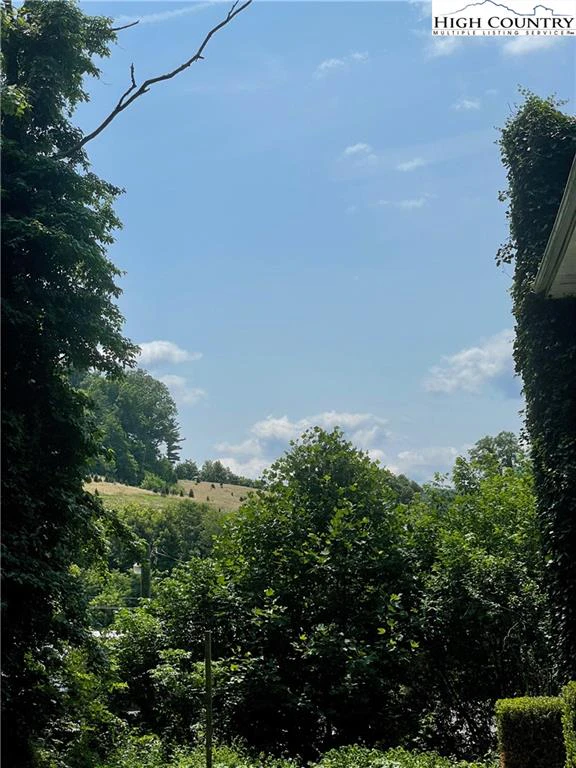 Image number 17 for the current listing
