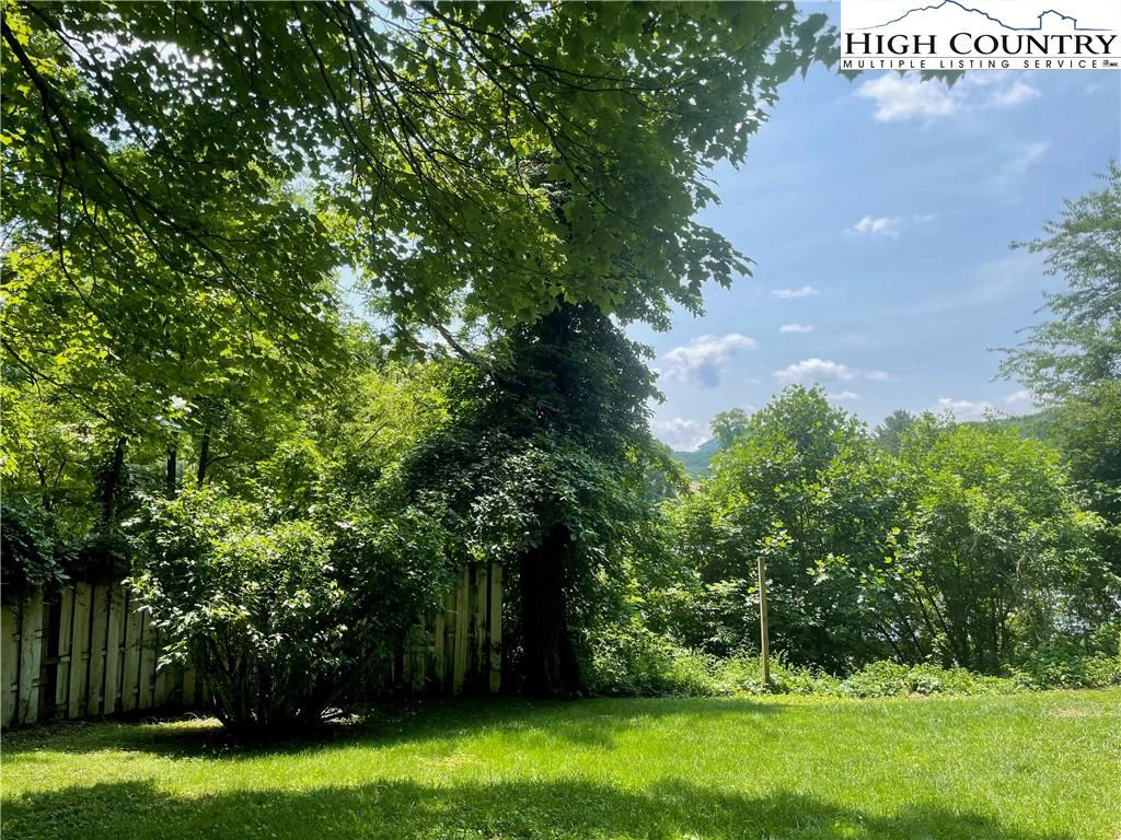 Image number 18 for the current listing