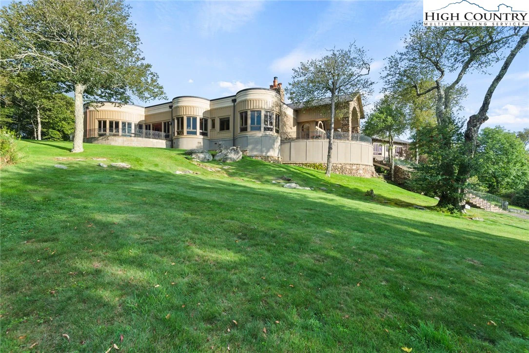 Image number 2 for the current listing