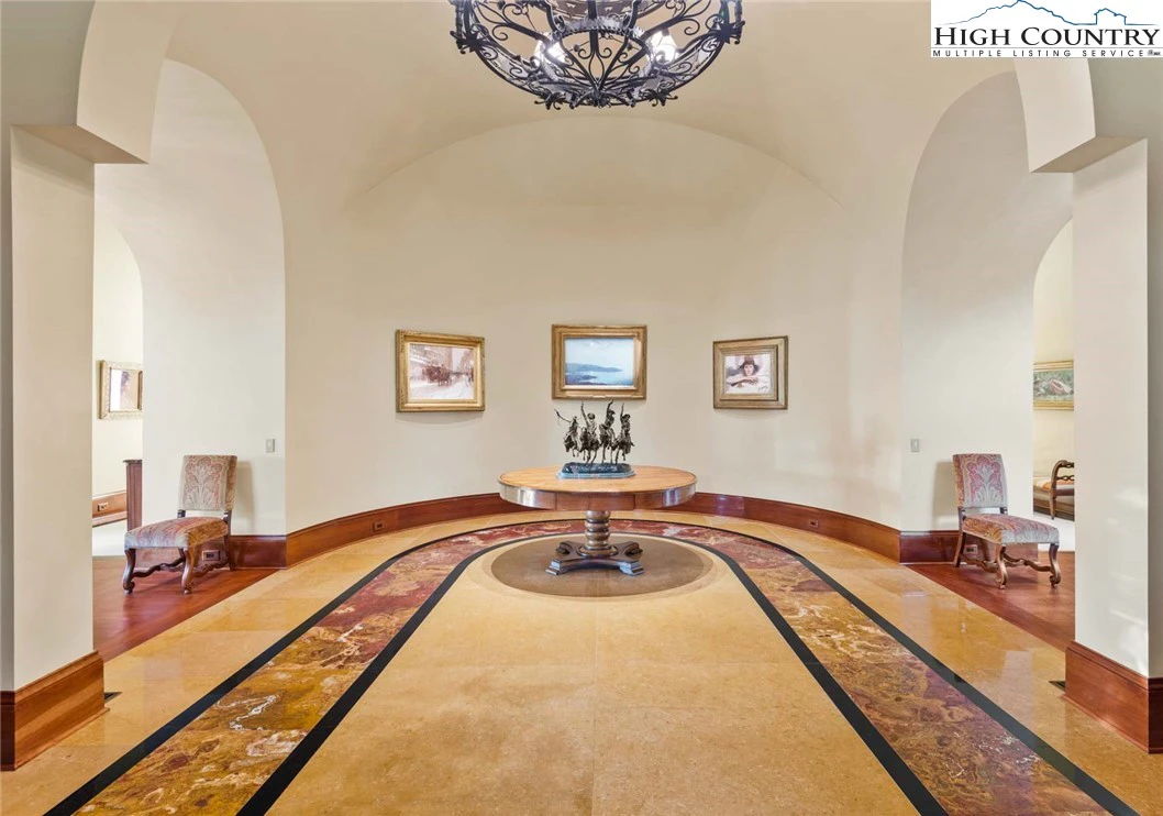Image number 14 for the current listing