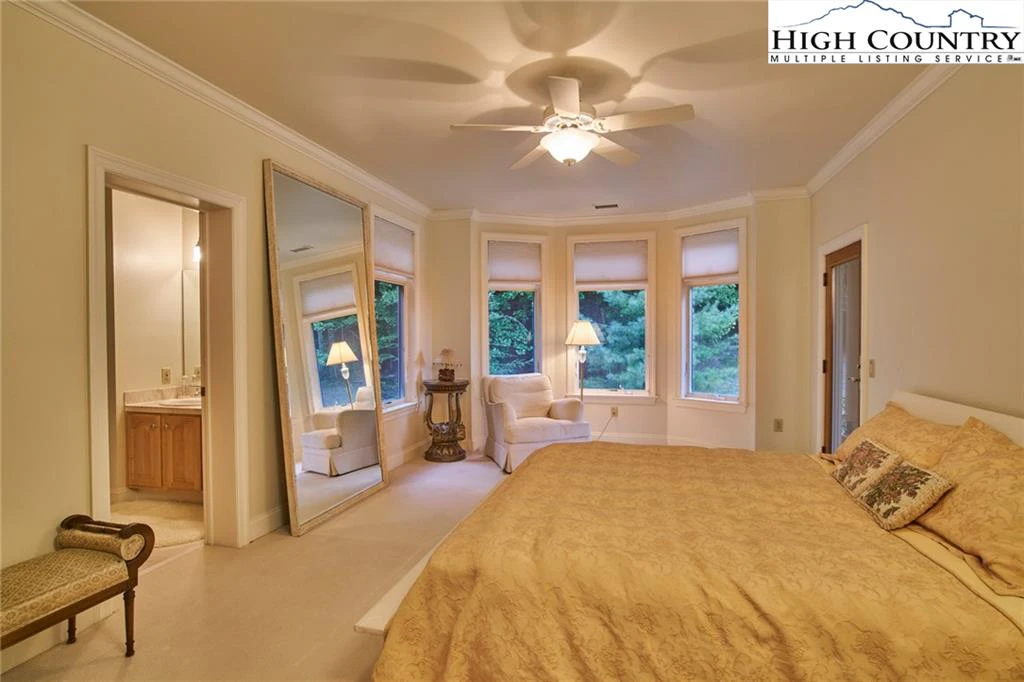 Image number 13 for the current listing