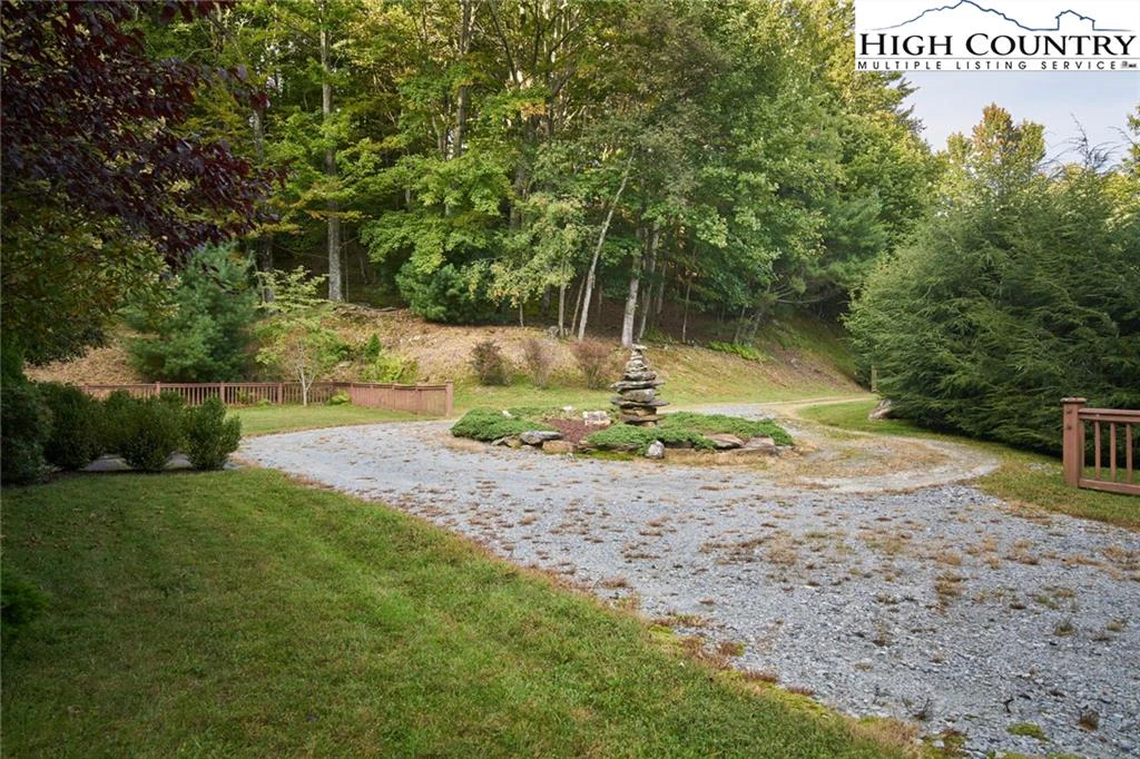 Image number 20 for the current listing