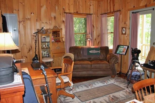 Image number 5 for the current listing