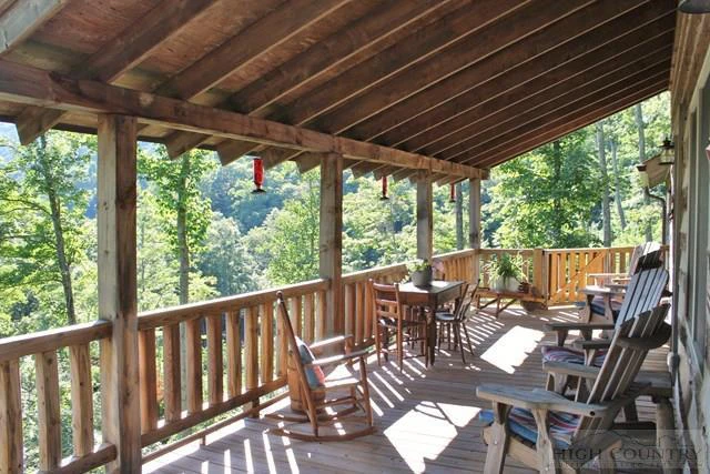Image number 19 for the current listing