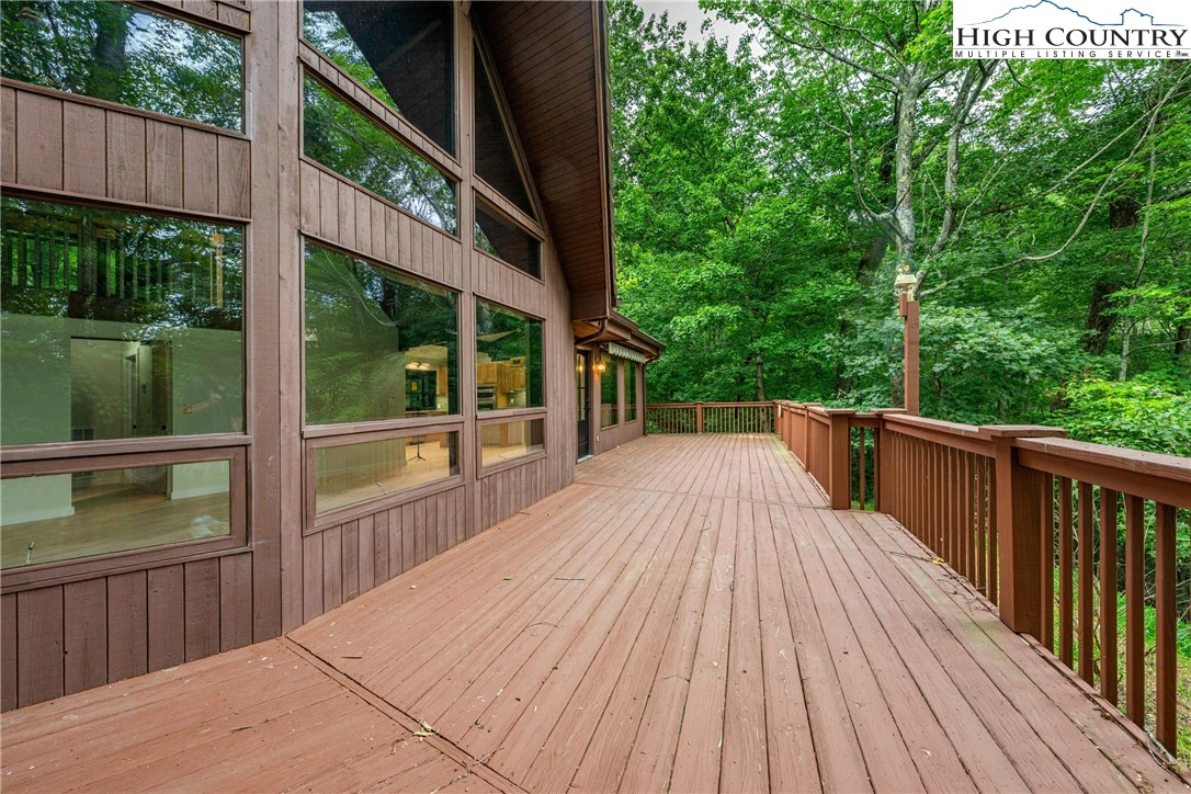 Image number 10 for the current listing