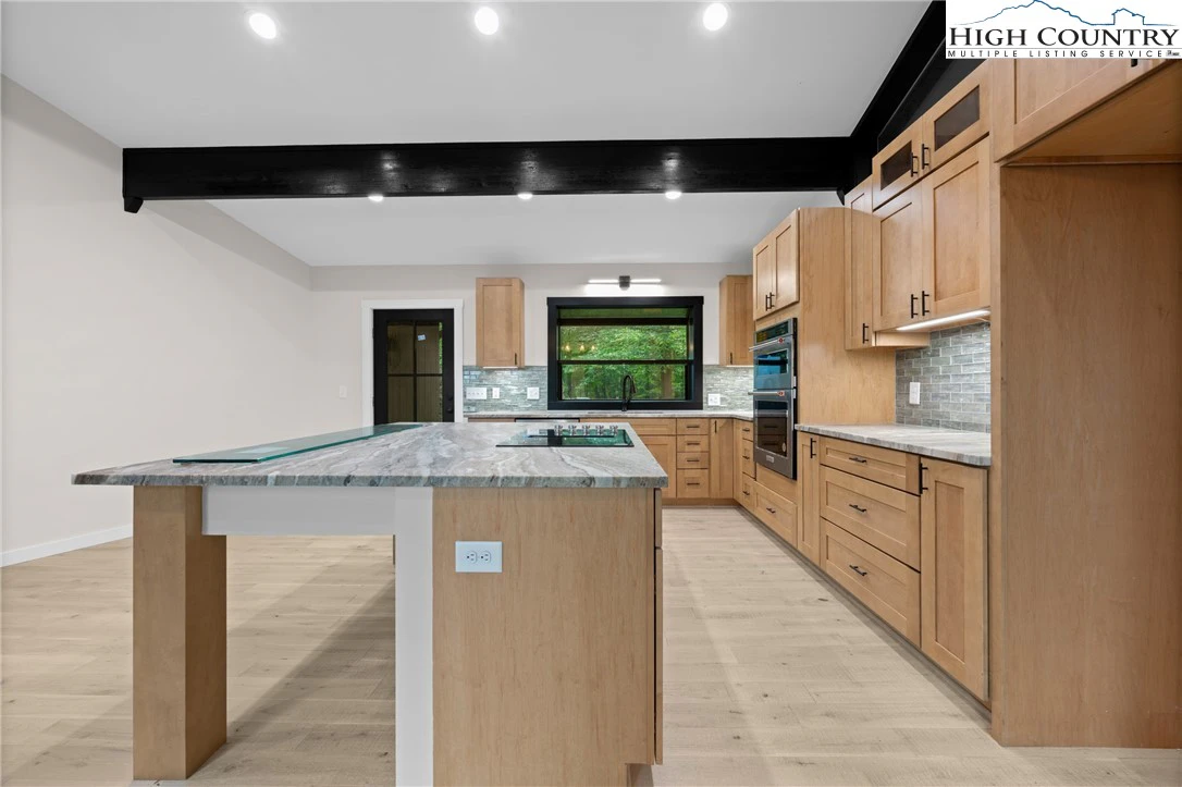 Image number 1 for the current listing