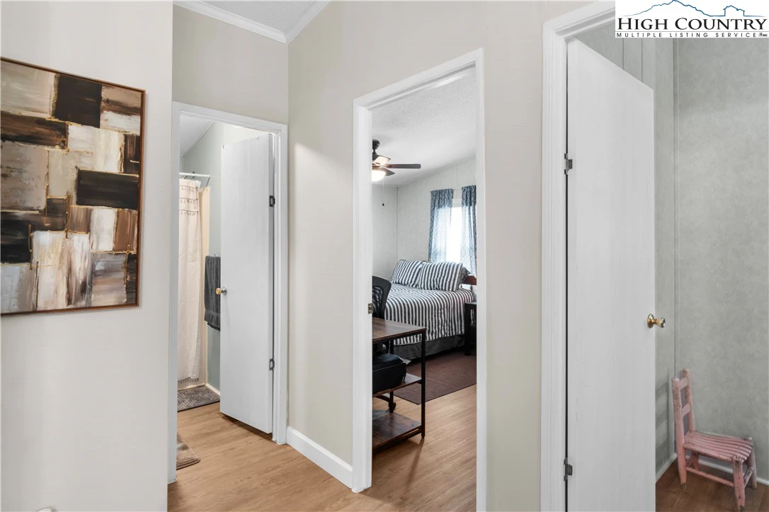 Image number 6 for the current listing