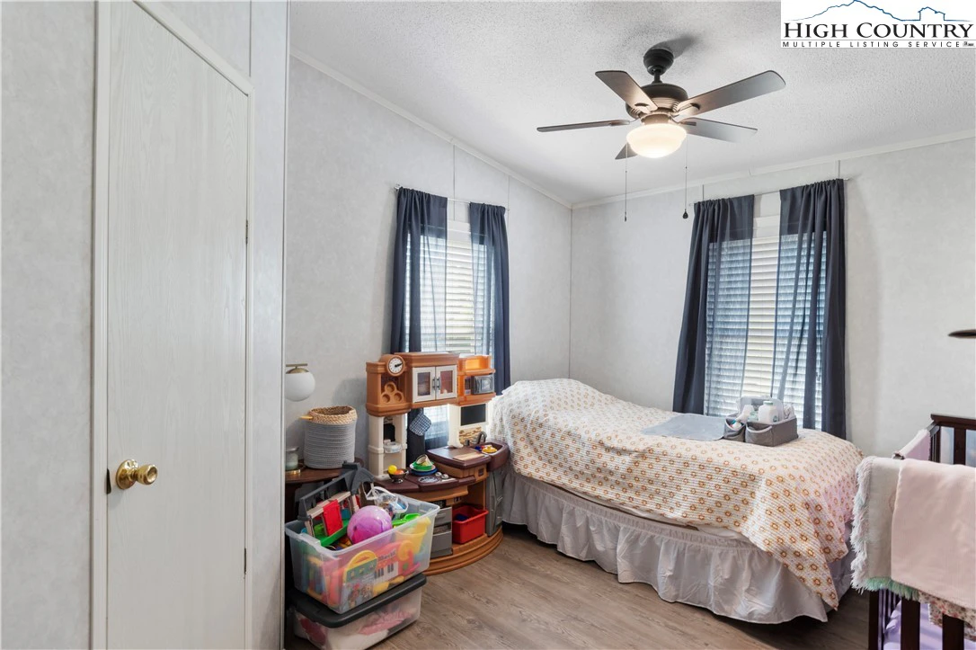 Image number 7 for the current listing
