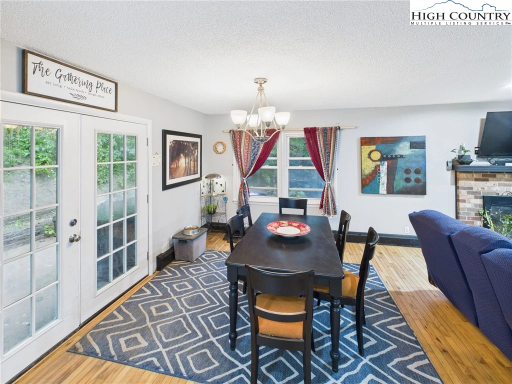 Image number 20 for the current listing